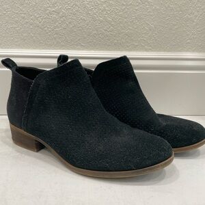 Toms Deia black suede ankle bootie size 8